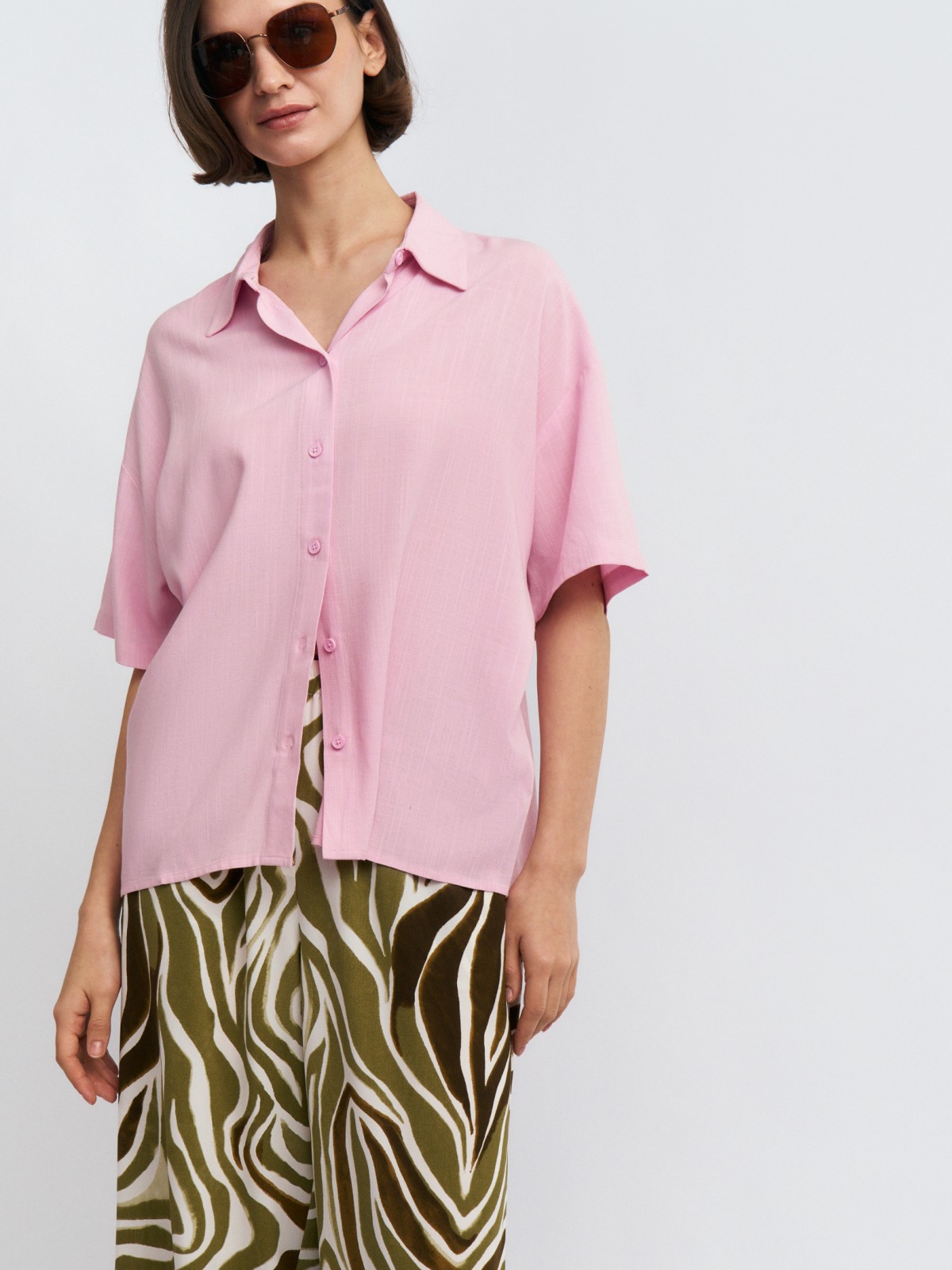 Рубашка из вискозы с коротким рукавом