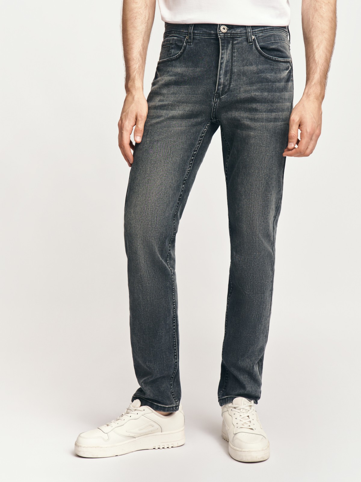 Джинсы фасона Tapered