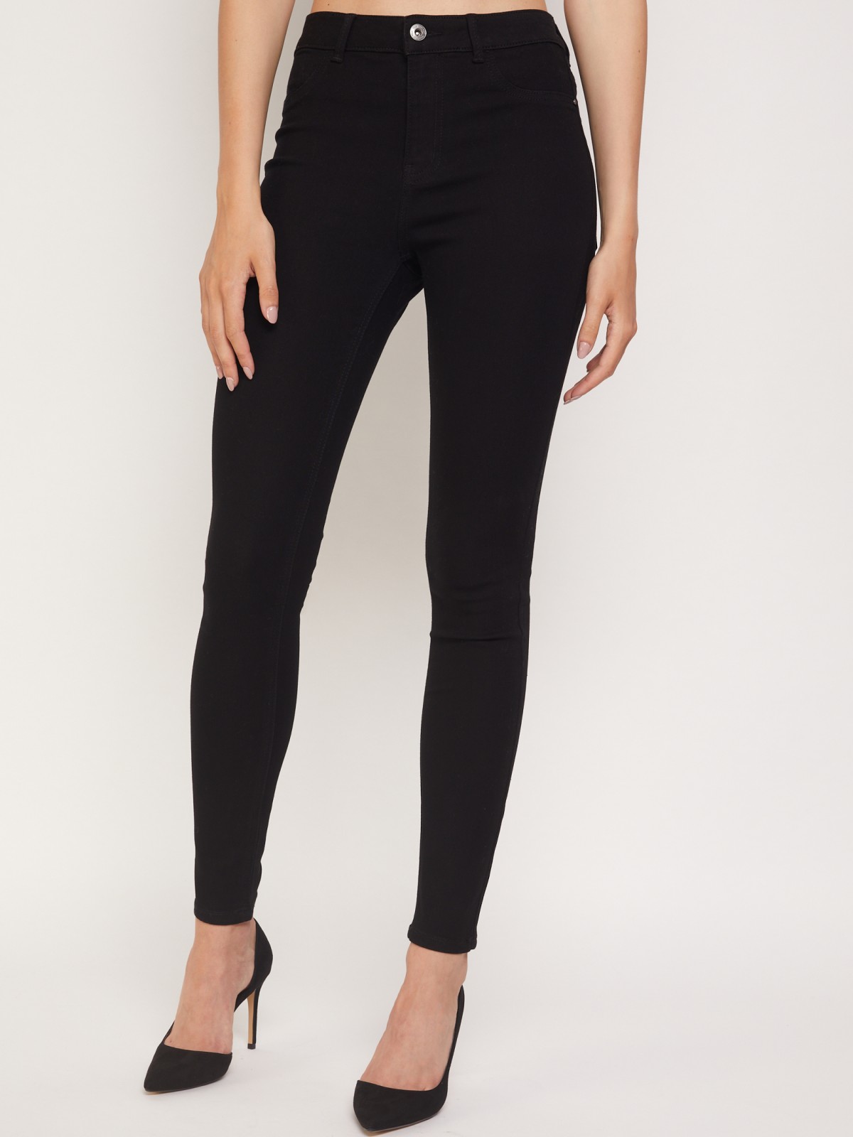 Джинсы силуэта Skinny