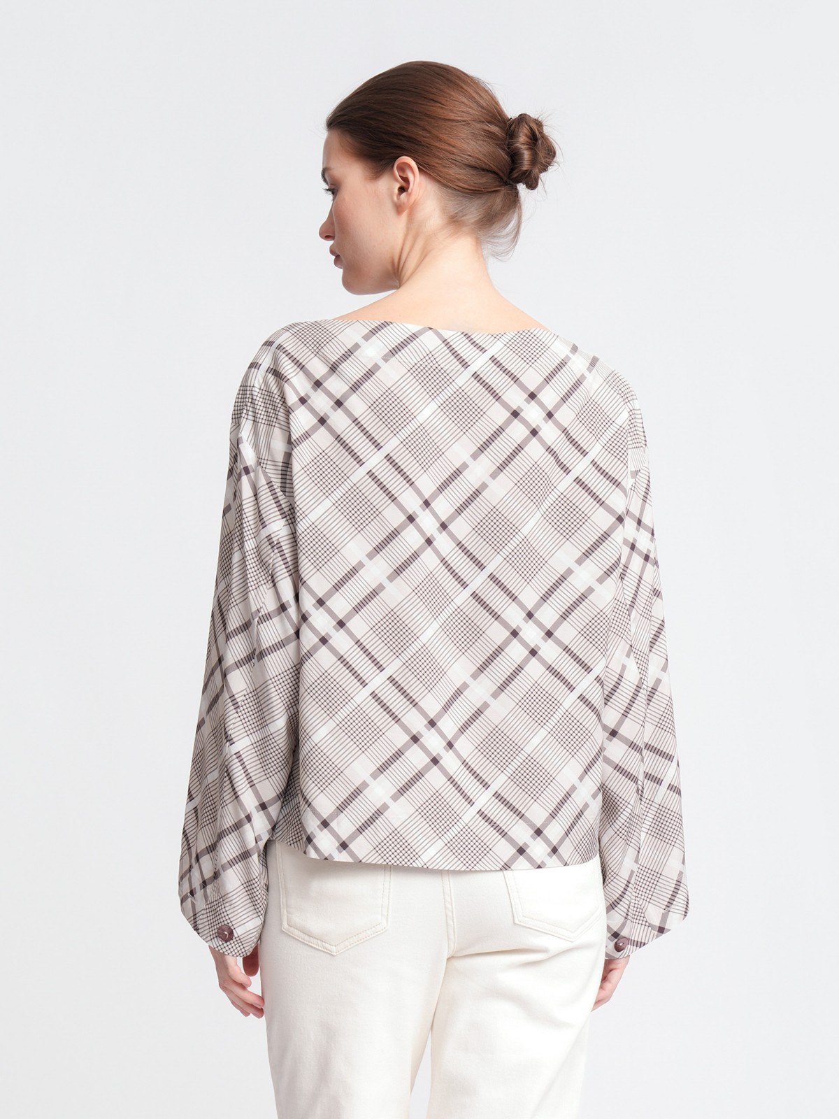 Блузка с  длинными рукавами