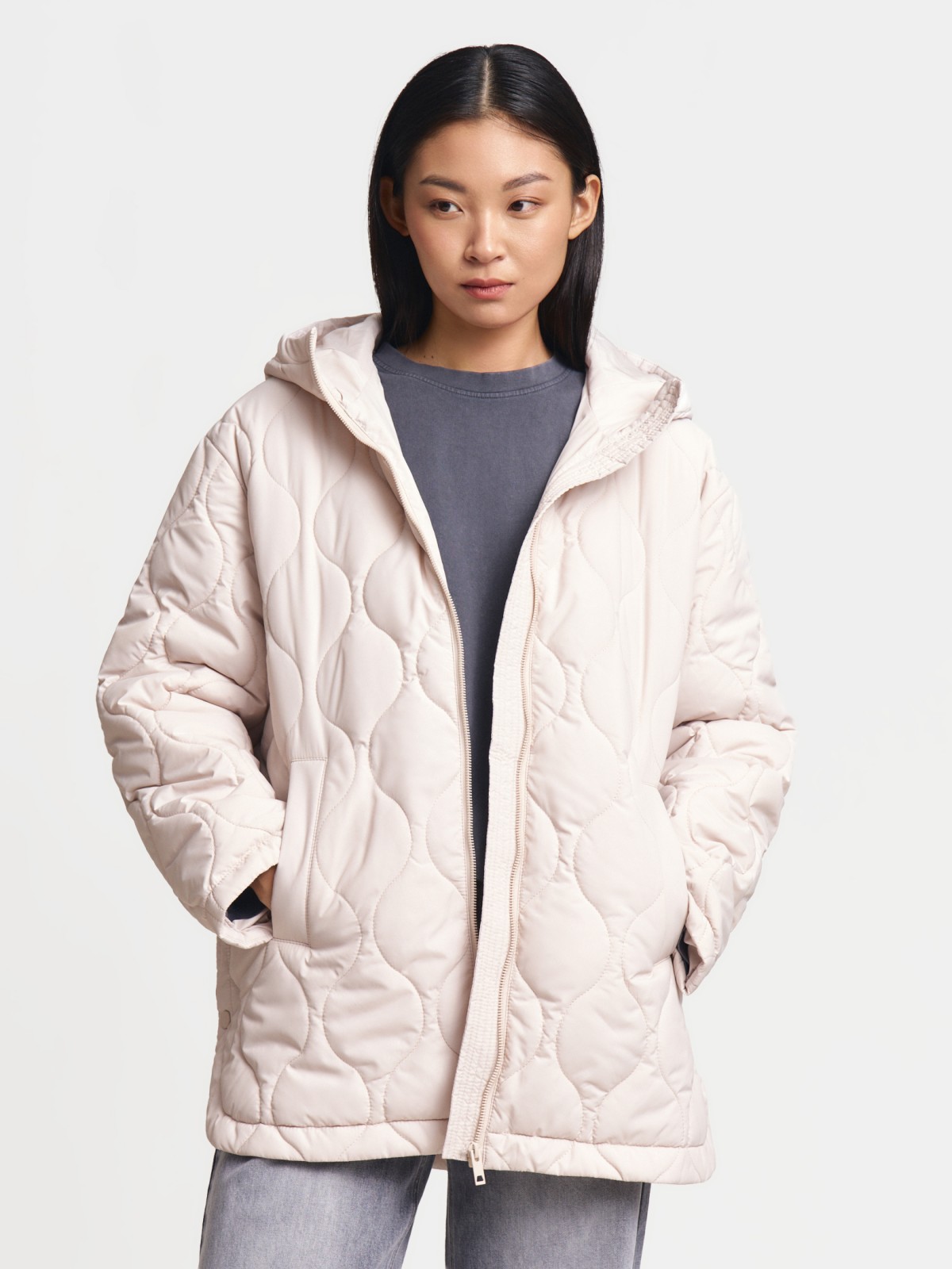 Стёганая куртка с капюшоном на синтепоне