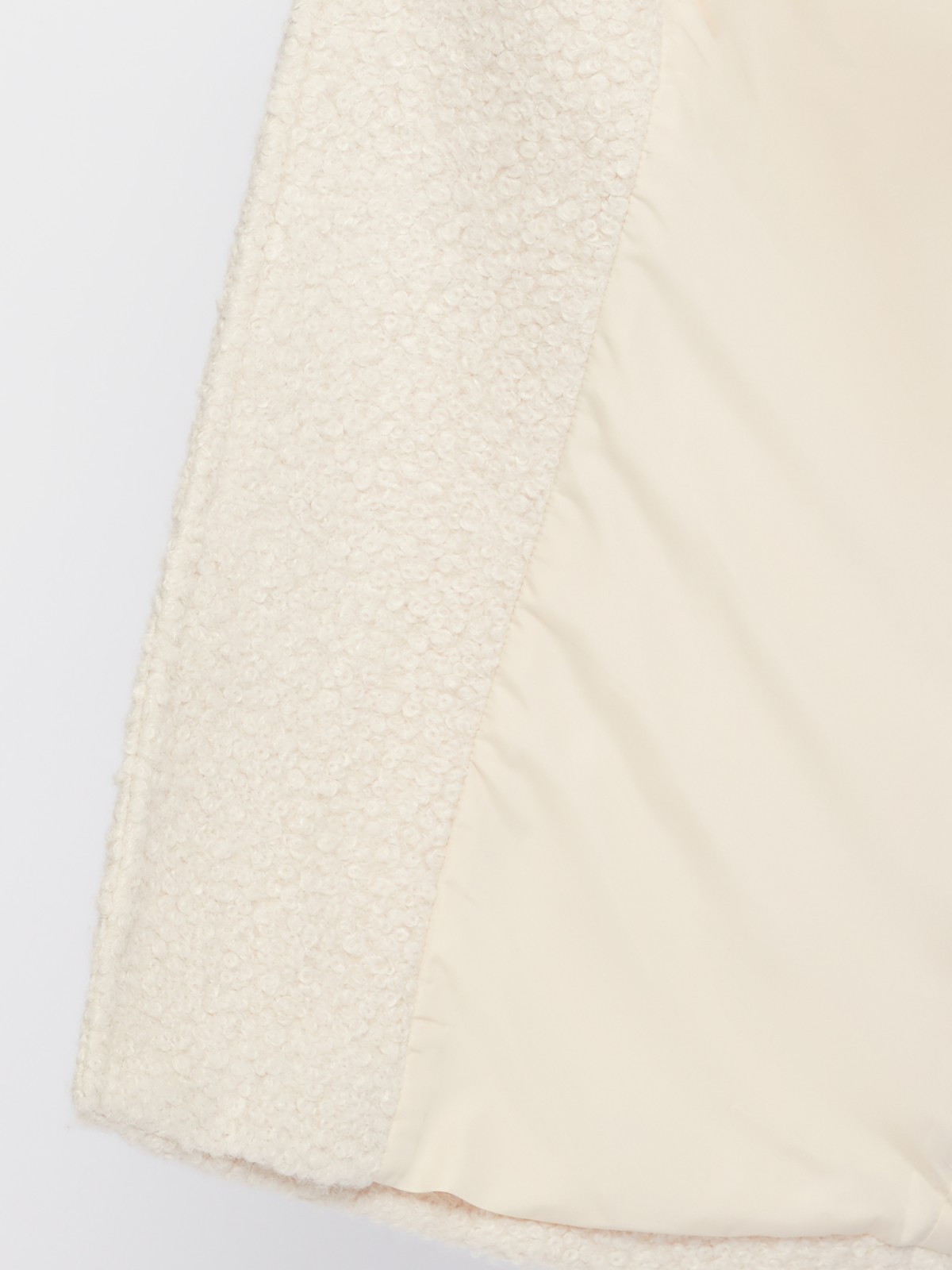 Пальто оверсайз из ткани букле без утеплителя на пуговицах