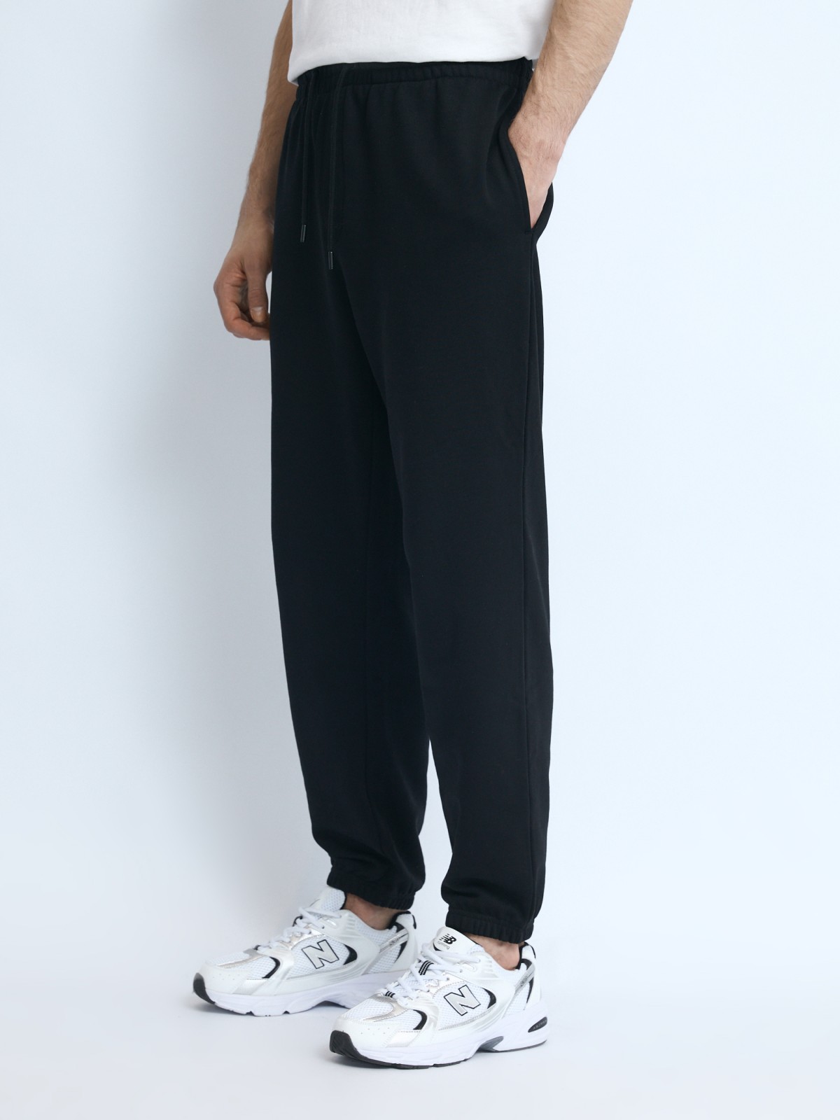 Трикотажные брюки-джоггеры на резинке