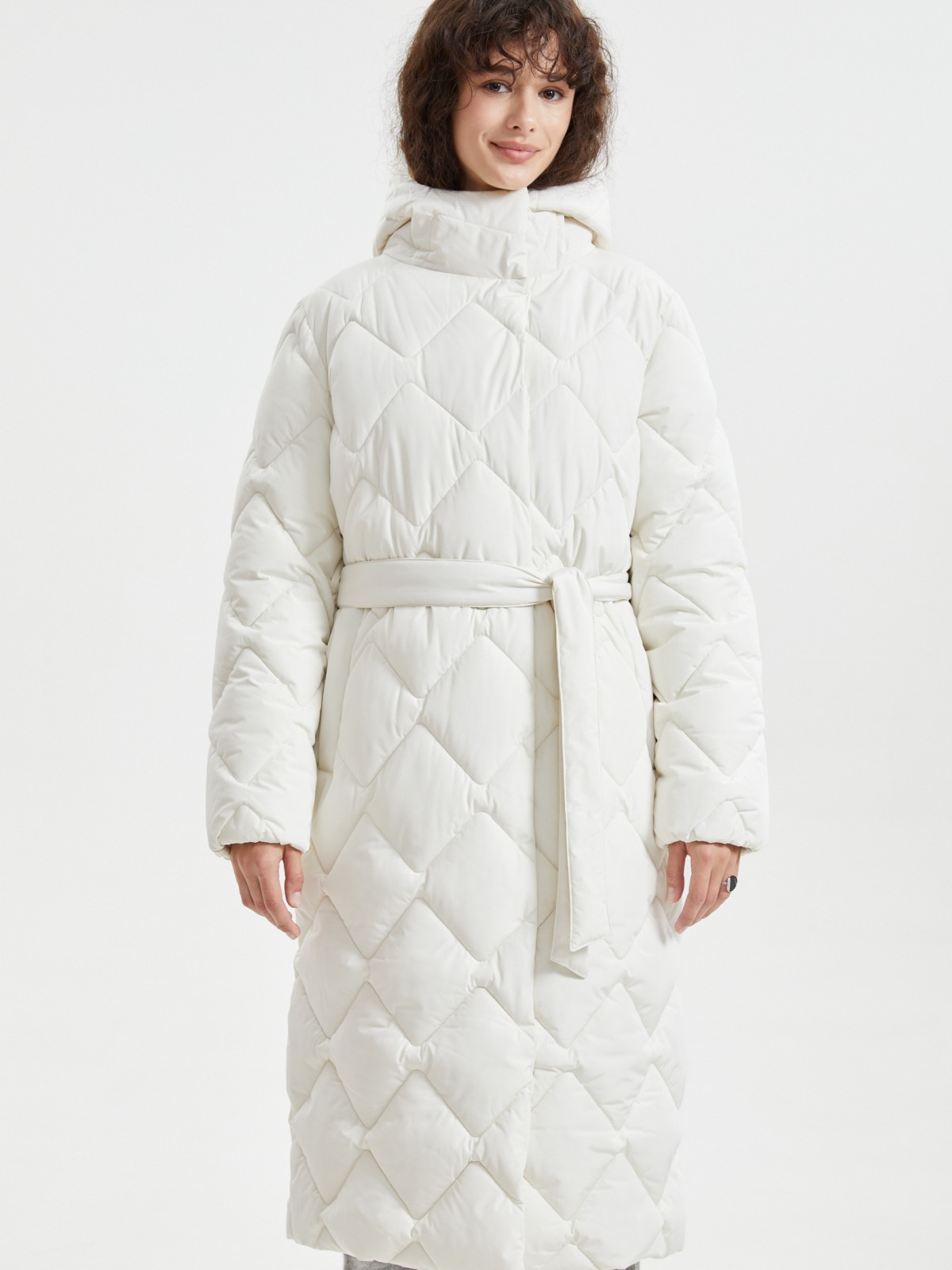 Тёплая стёганая куртка-пальто с капюшоном и поясом
