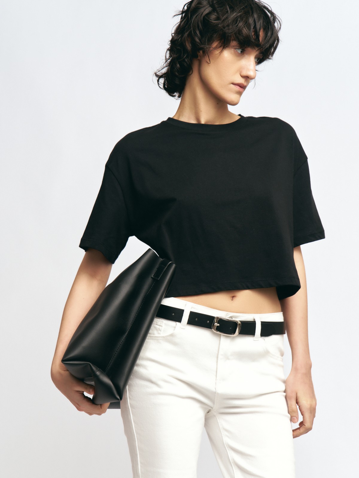 Короткая футболка из хлопка однотонная