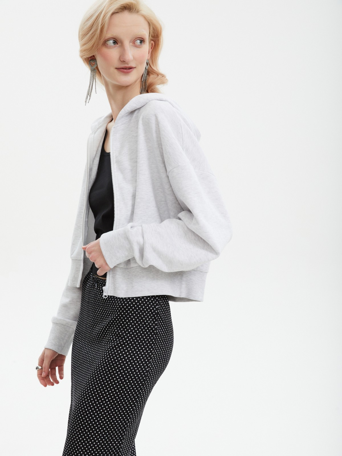 Укороченная толстовка оверсайз на молнии