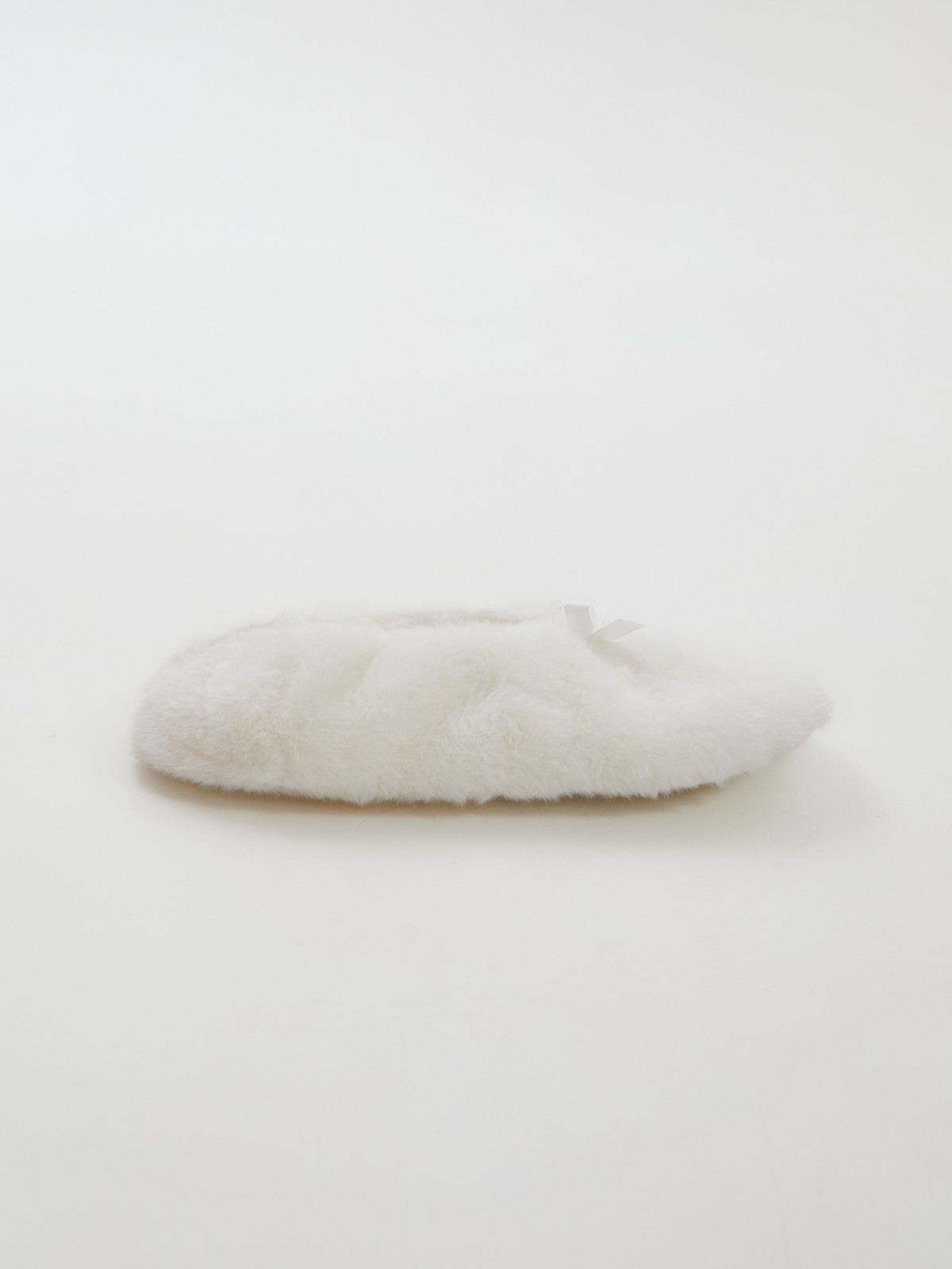 Мягкие домашние тапочки из плюша