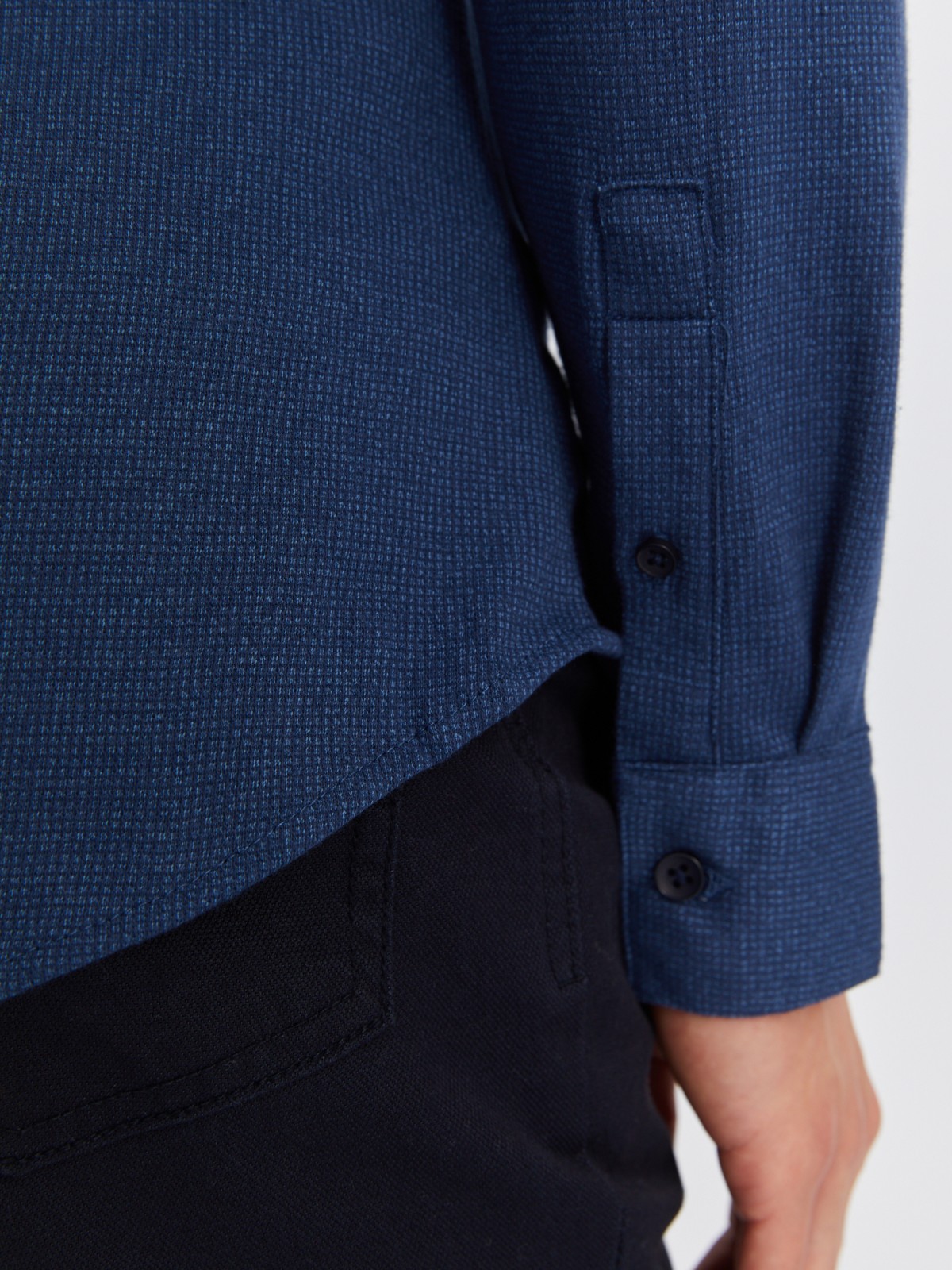 Рубашка полуприлегающего силуэта из трикотажной ткани с длинным рукавом zolla 012322159141, цвет темно-синий, размер M - фото 5