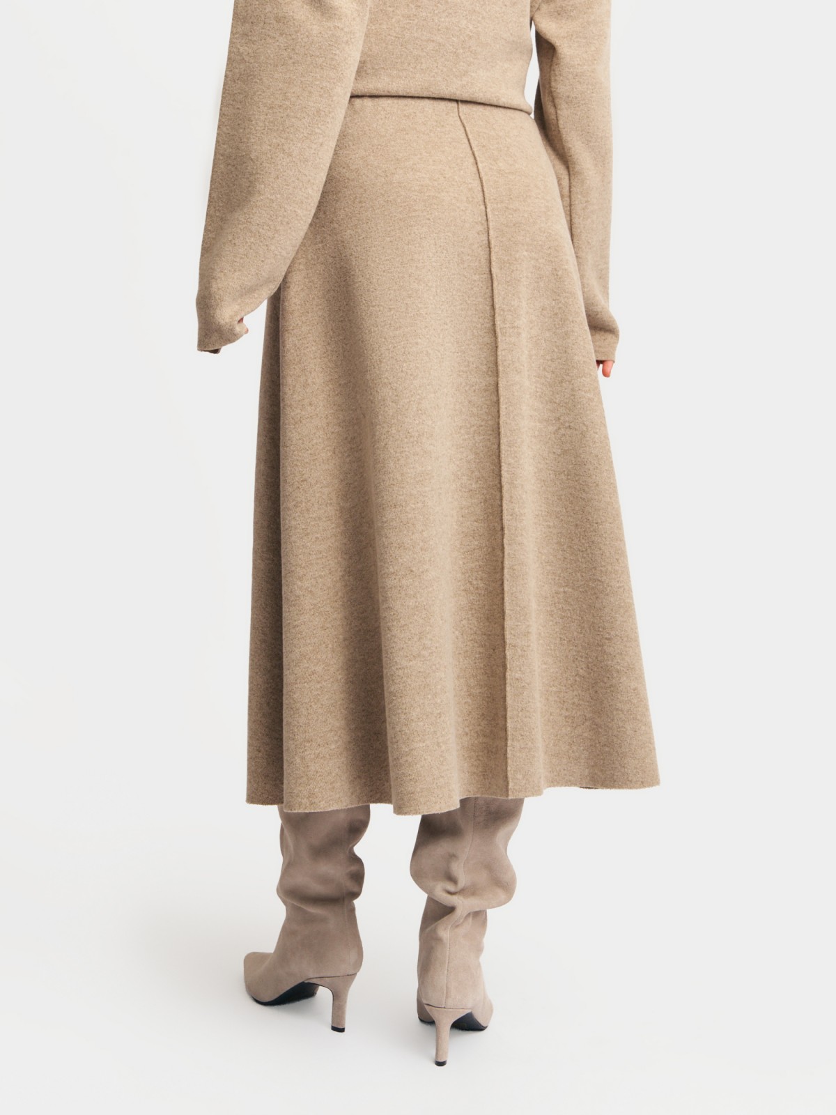 Трикотажная юбка миди