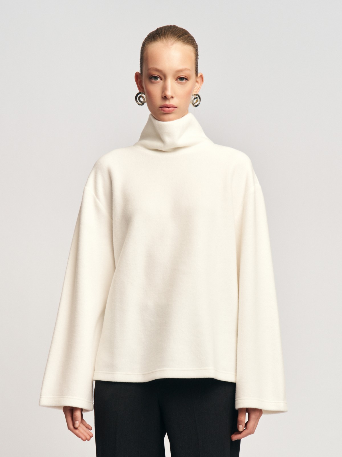 Трикотажная водолазка-свитер