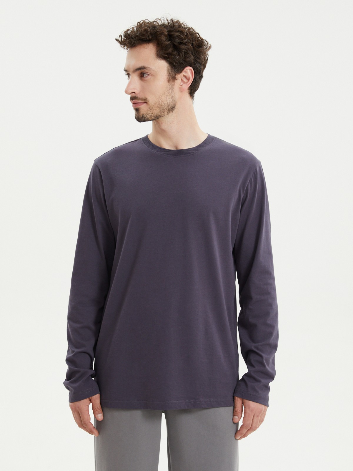 Однотонный лонгслив из хлопка с длинным рукавом