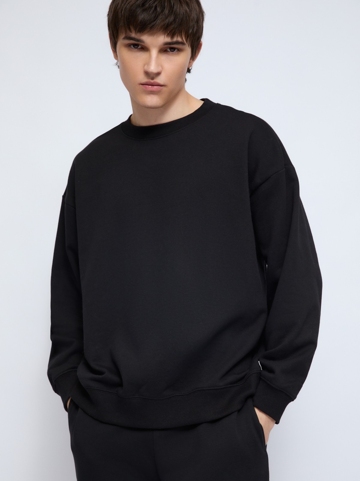 Однотонный оверсайз свитшот с длинным рукавом