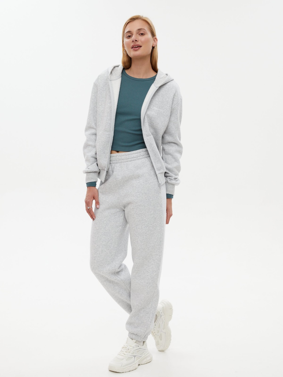 Утеплённые брюки-джоггеры на резинке