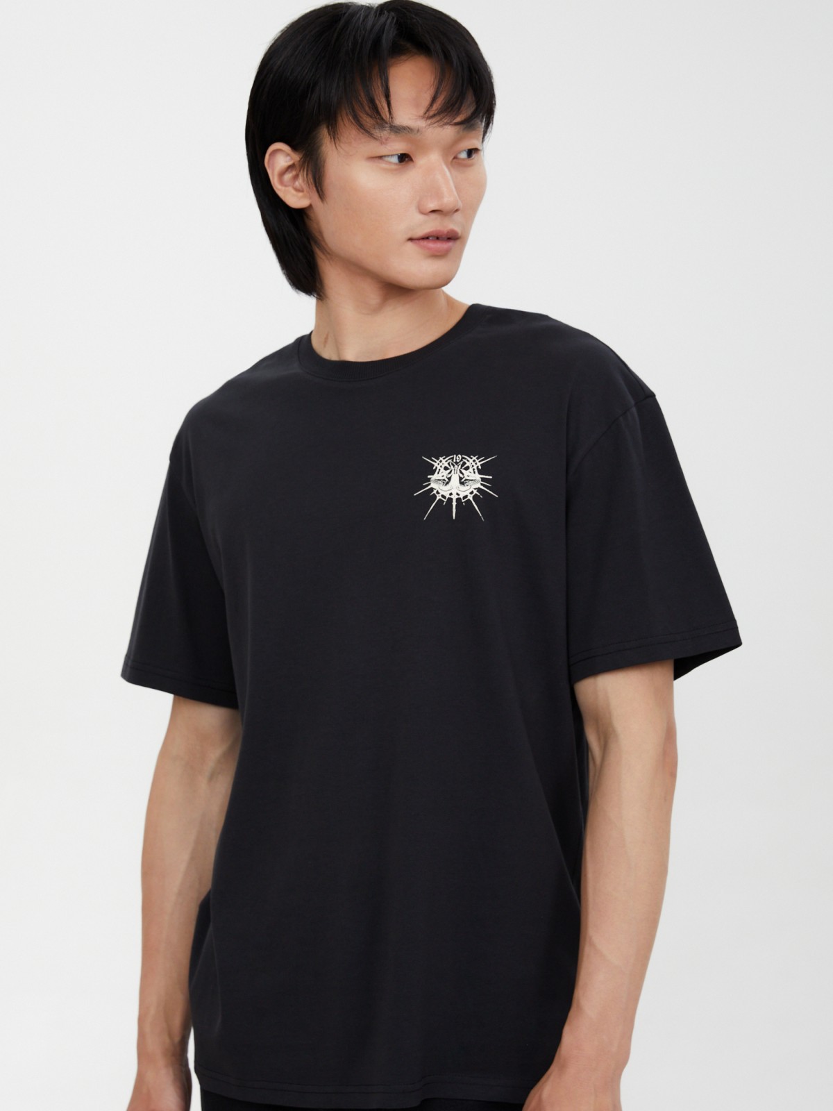 Футболка из хлопка с принтом на спине