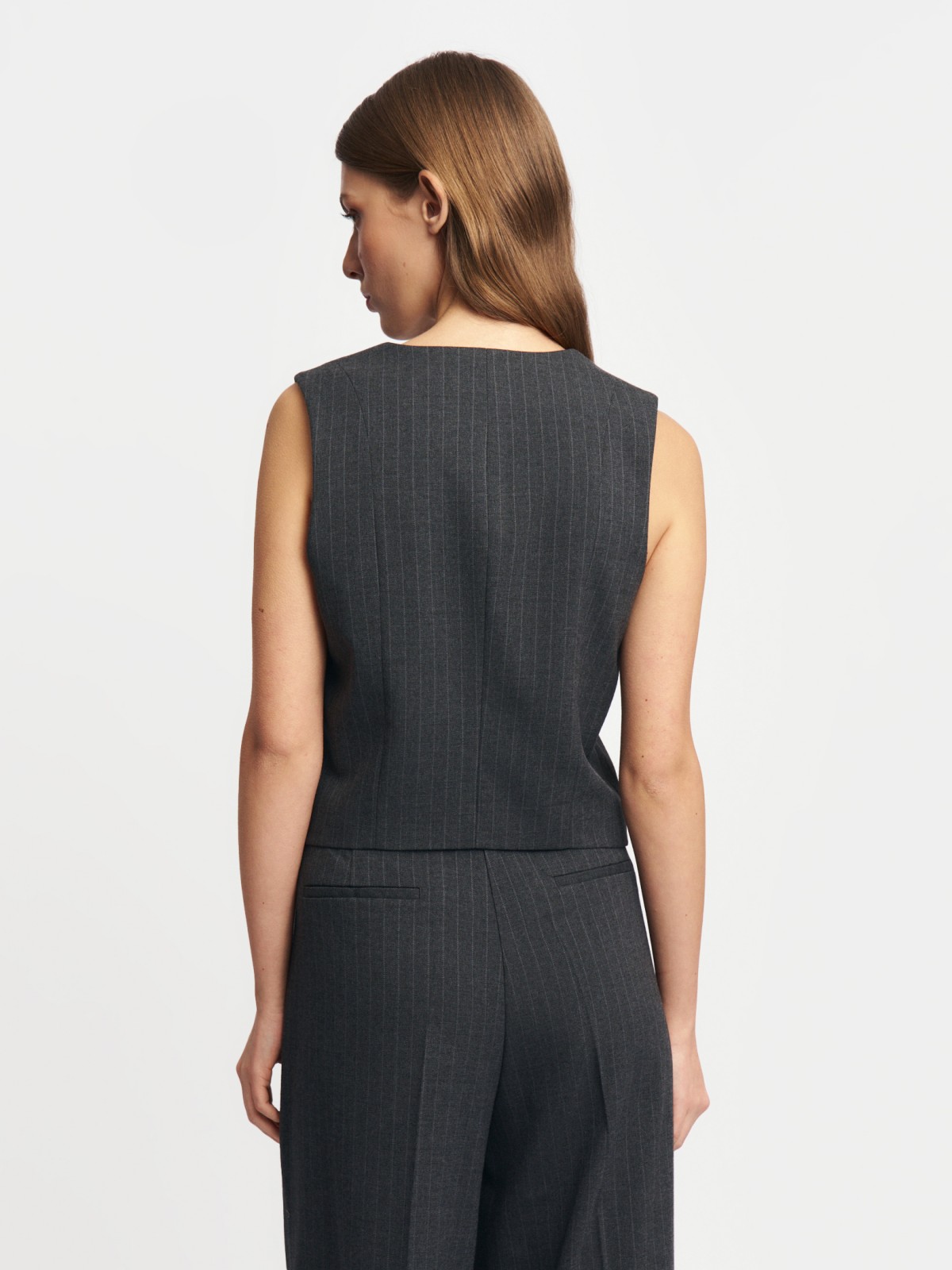 Классический жилет на пуговицах