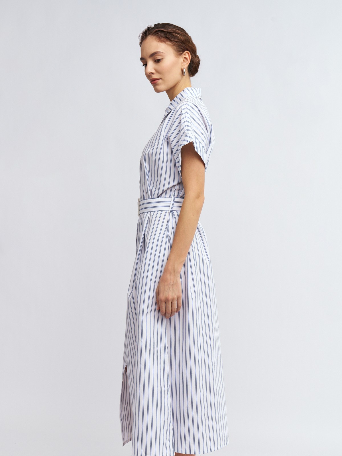 Платье-рубашка с коротким рукавом и поясом