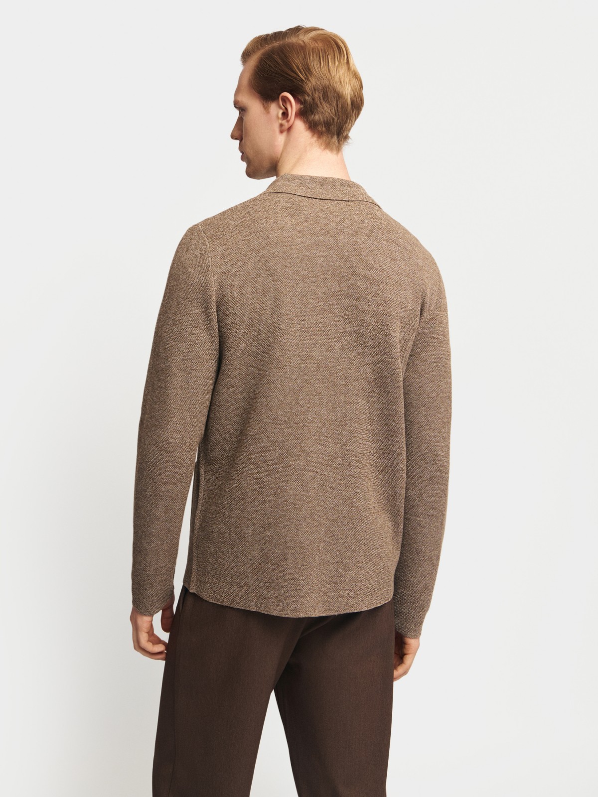 Вязаный кардиган на пуговицах с воротником и карманами