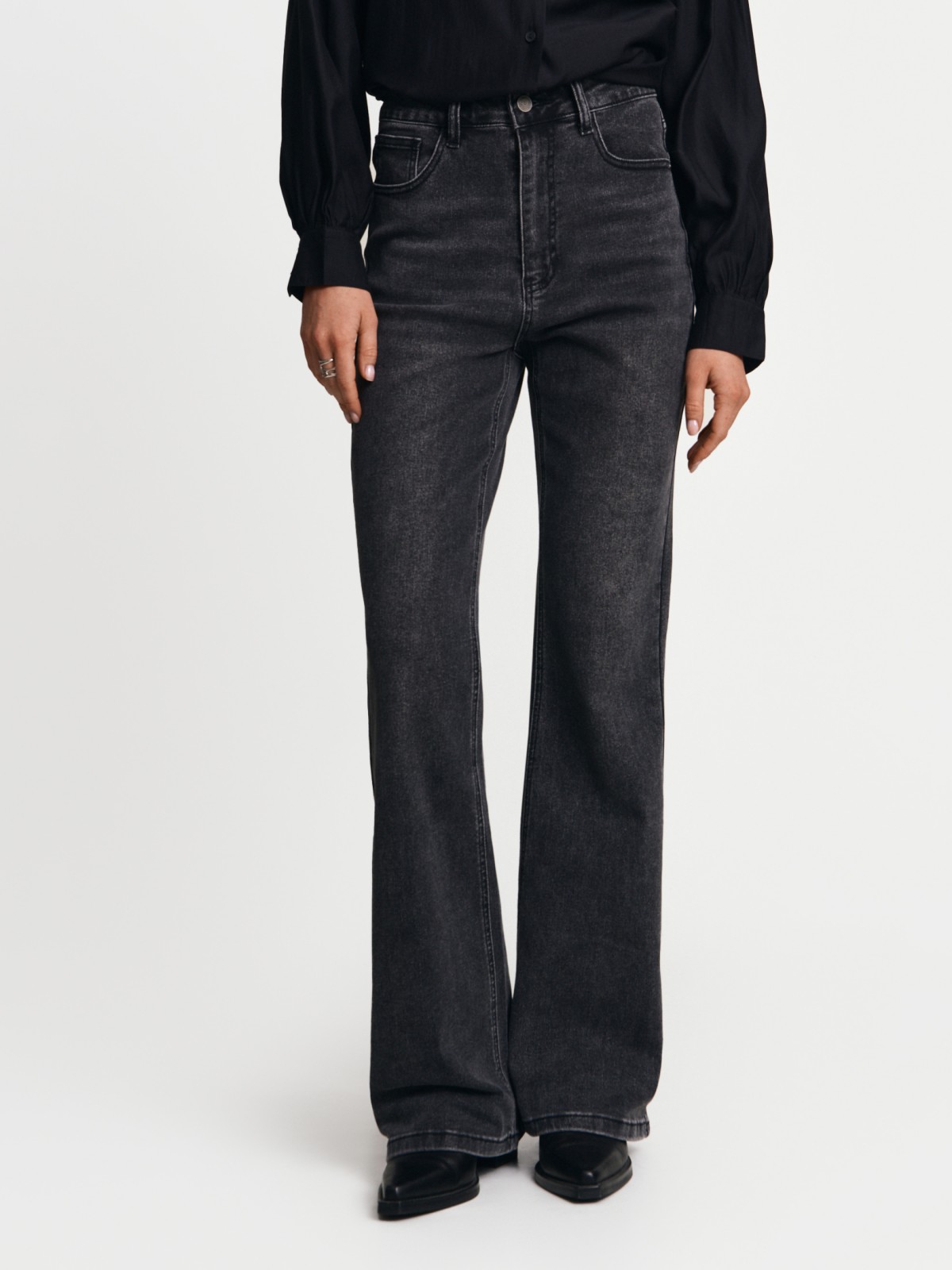 Джинсы силуэта Bootcut с высокой посадкой