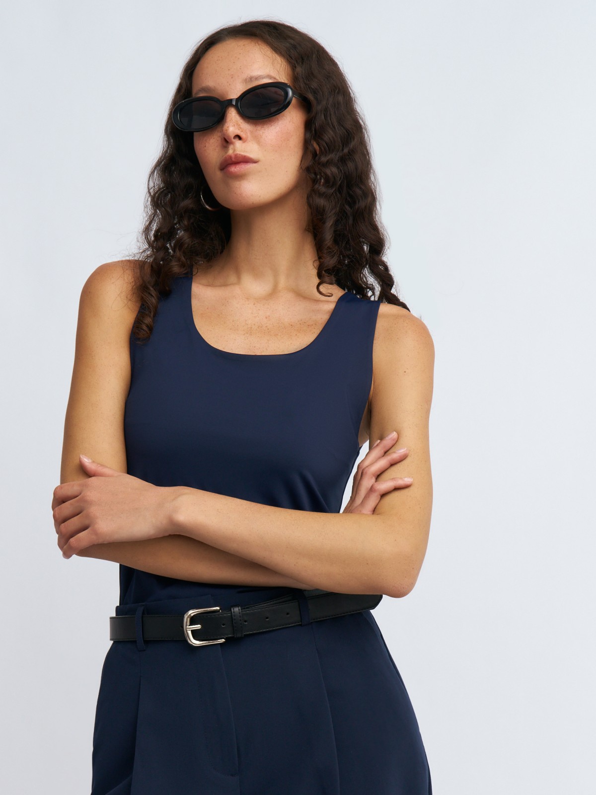 Бесшовный топ-майка без рукавов