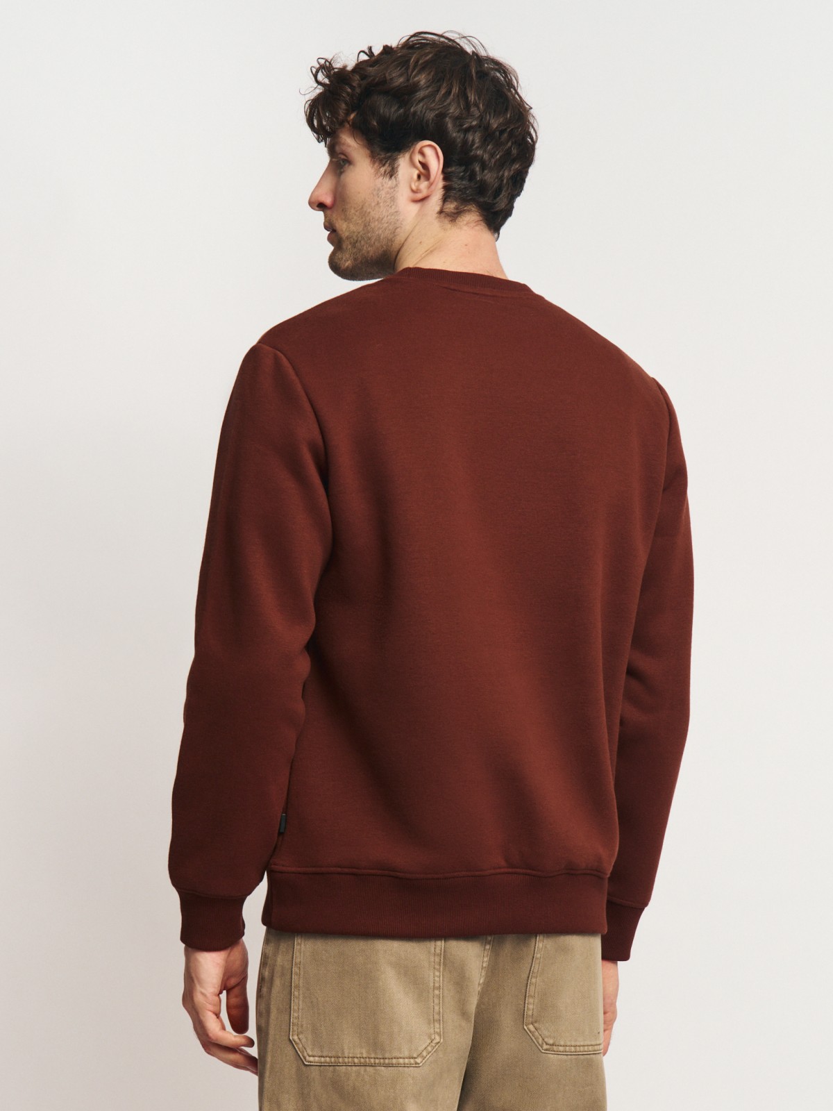 Утеплённый свитшот прямого кроя с принтом