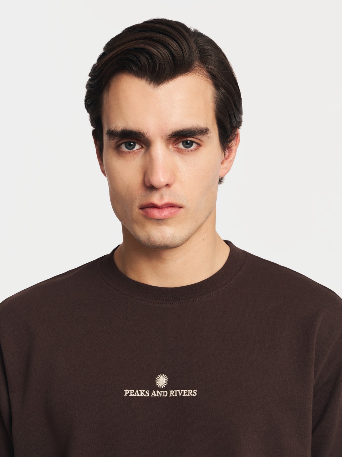 Футболка из хлопка с вышивкой