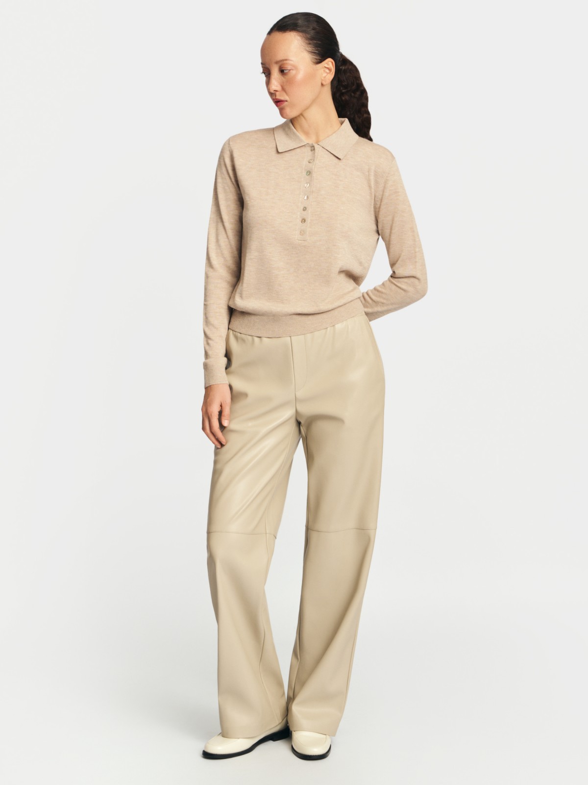 Брюки из экокожи с поясом на резинке