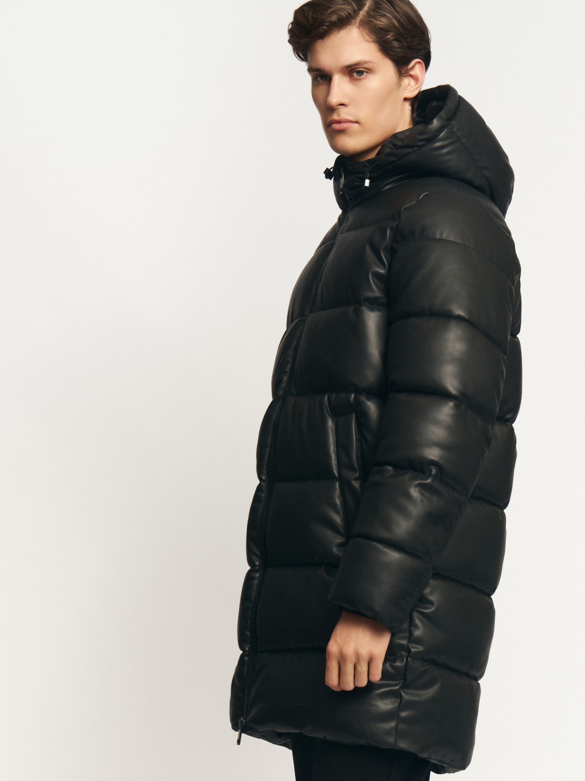 Тёплая куртка из экокожи с капюшоном