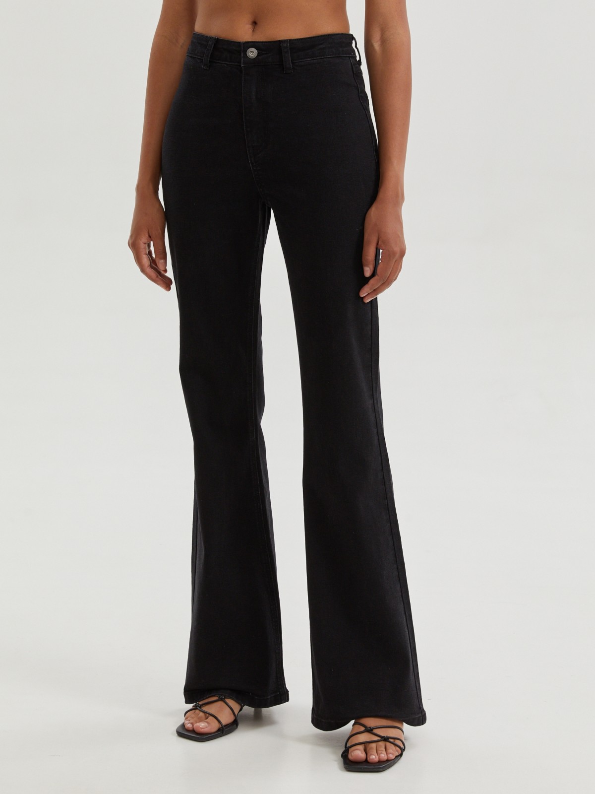 Джинсы силуэта Bootcut со средней посадкой