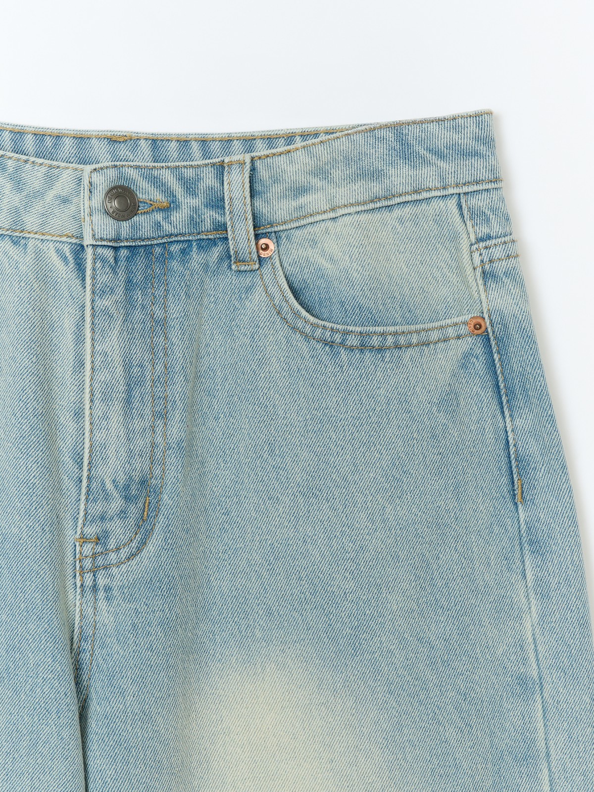 Джинсы силуэта Wide со средней посадкой