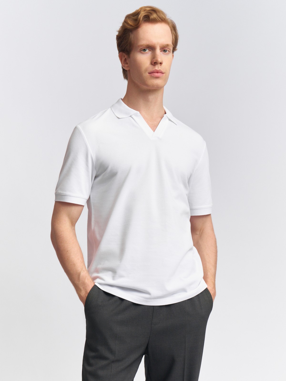 Футболка поло с вырезом