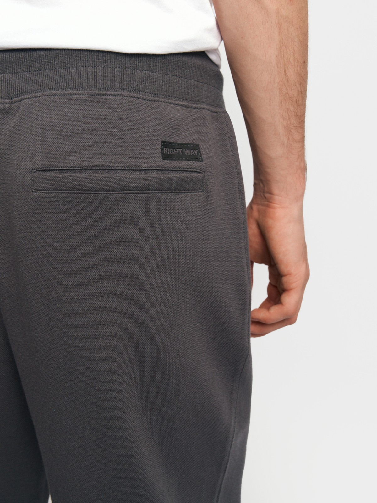 Брюки-джоггеры трикотажные