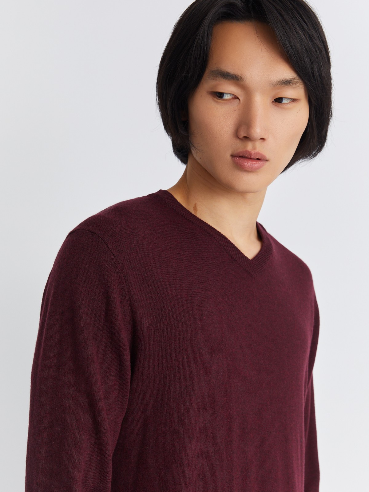Шерстяной трикотажный пуловер с треугольным вырезом и длинным рукавом zolla 013346163042, цвет бордо, размер M - фото 4