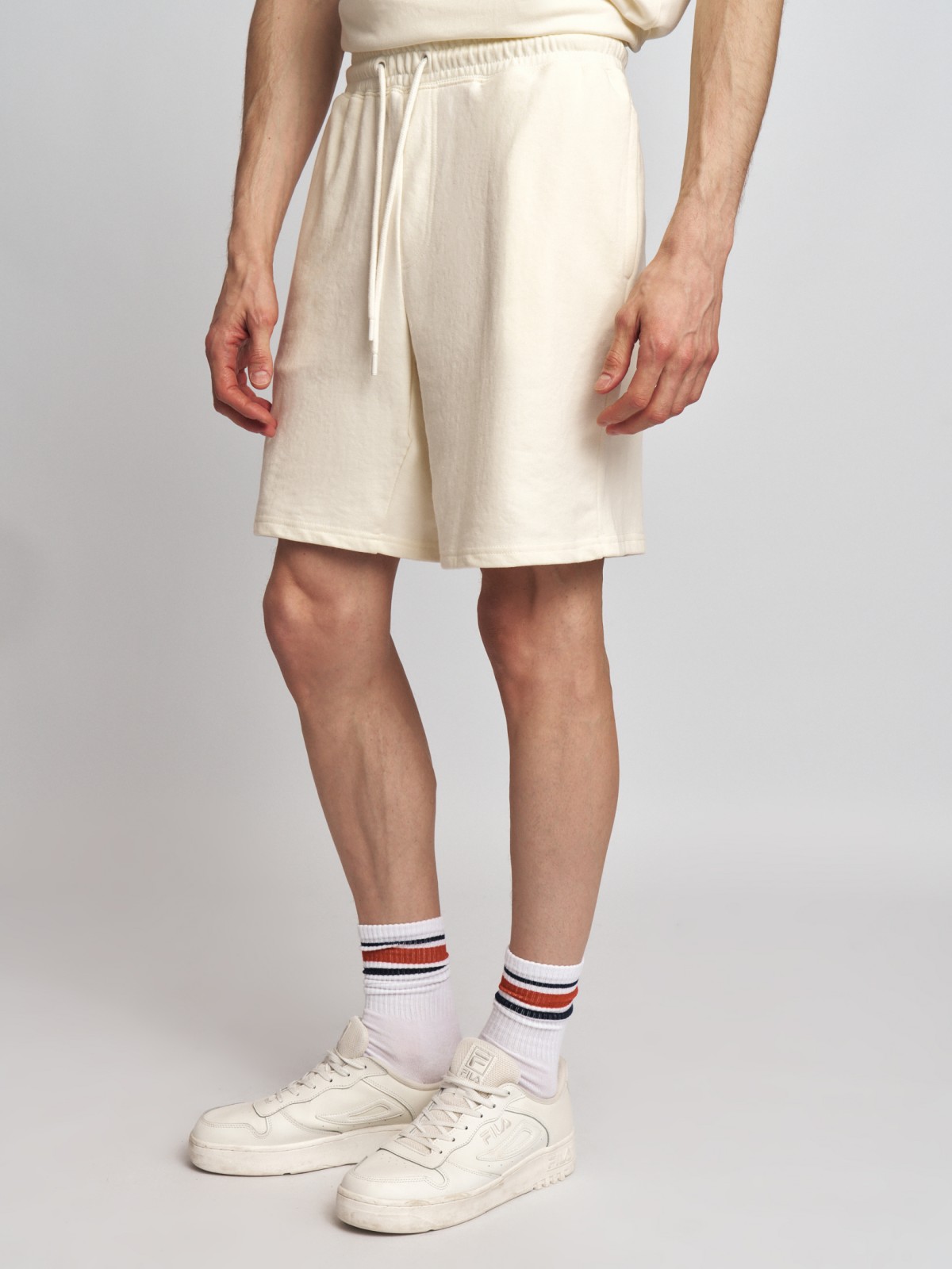 Трикотажные шорты на резинке