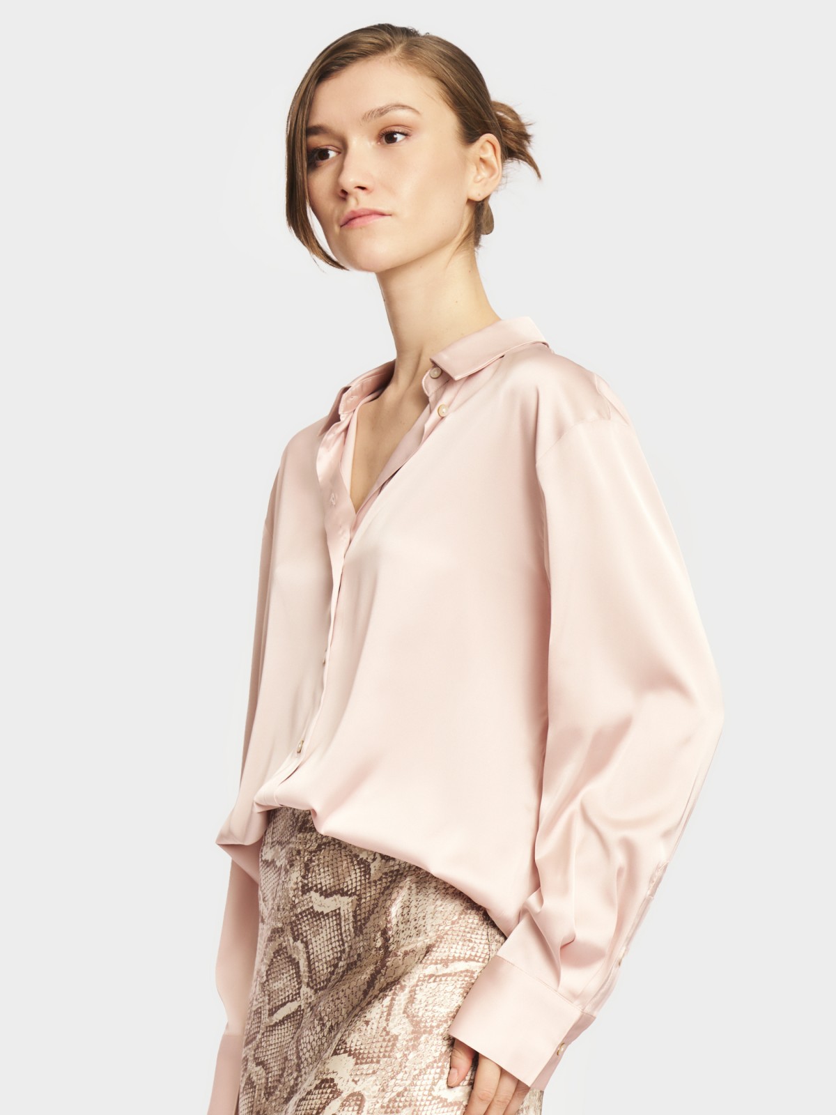 Офисная атласная рубашка