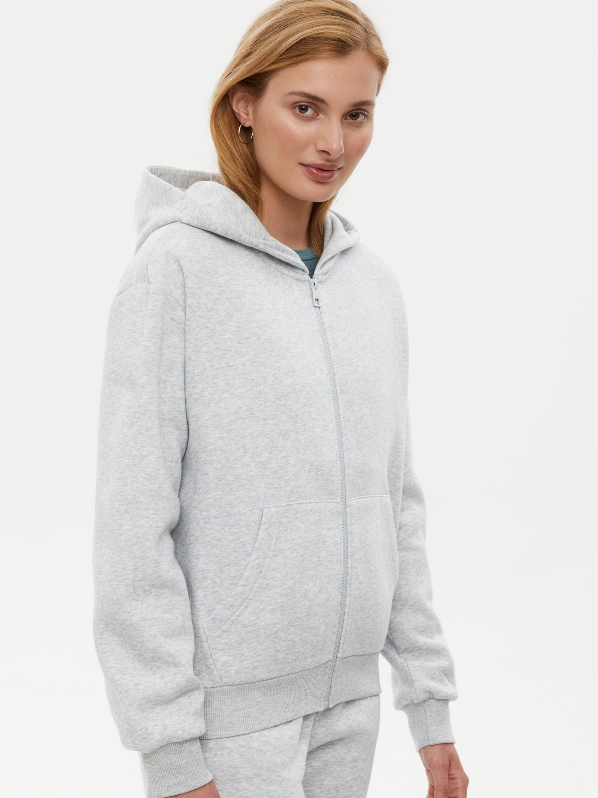 Утеплённая толстовка на молнии с начёсом