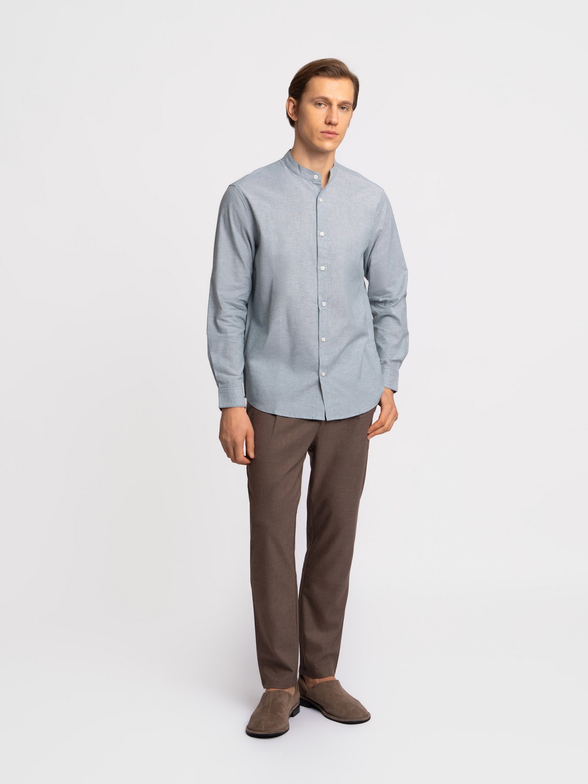 Льняная рубашка с воротником-стойкой