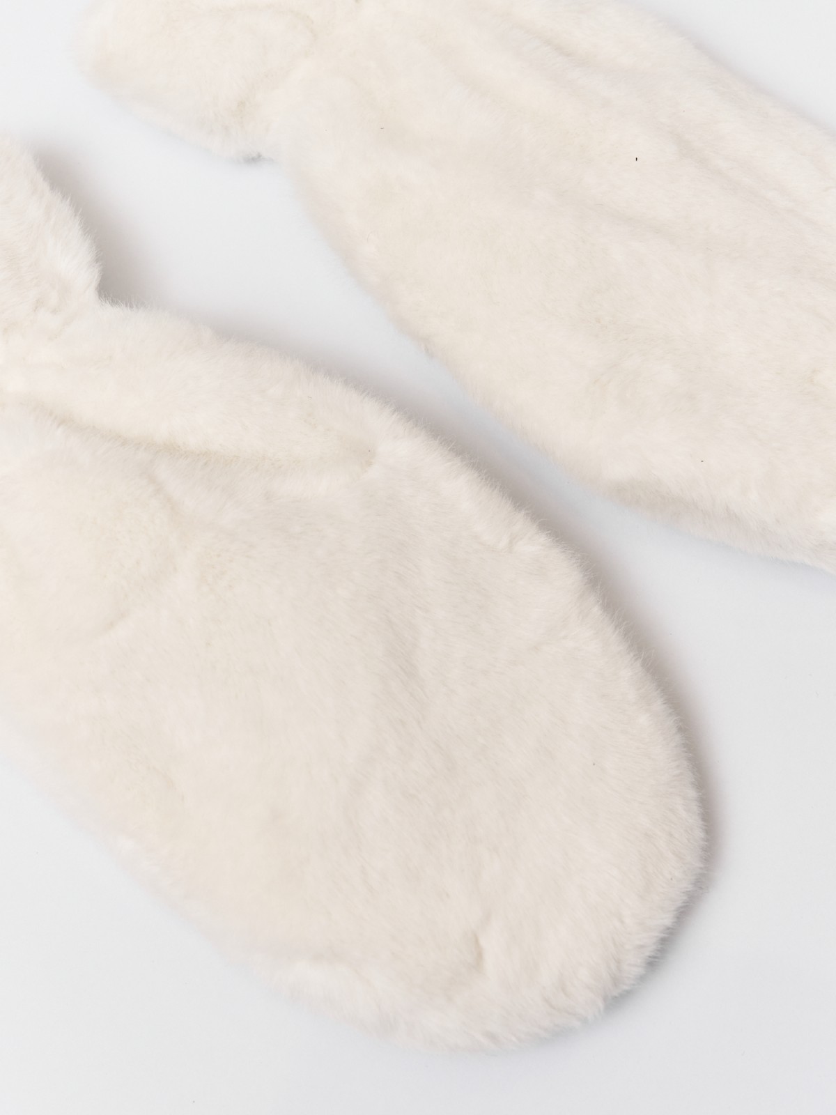 Тёплые варежки из экомеха