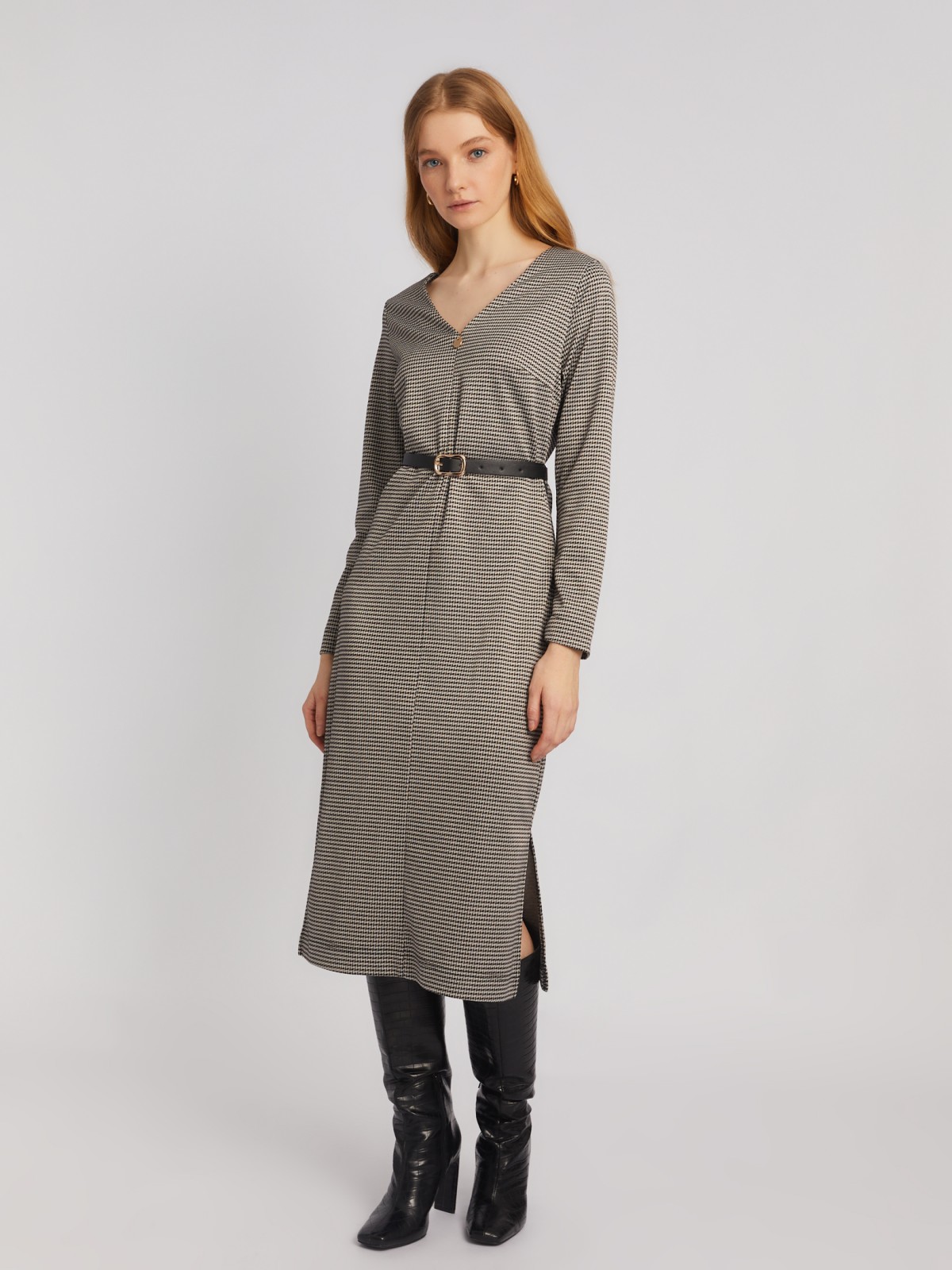 Трикотажное платье миди в клетку на молнии с ремнём