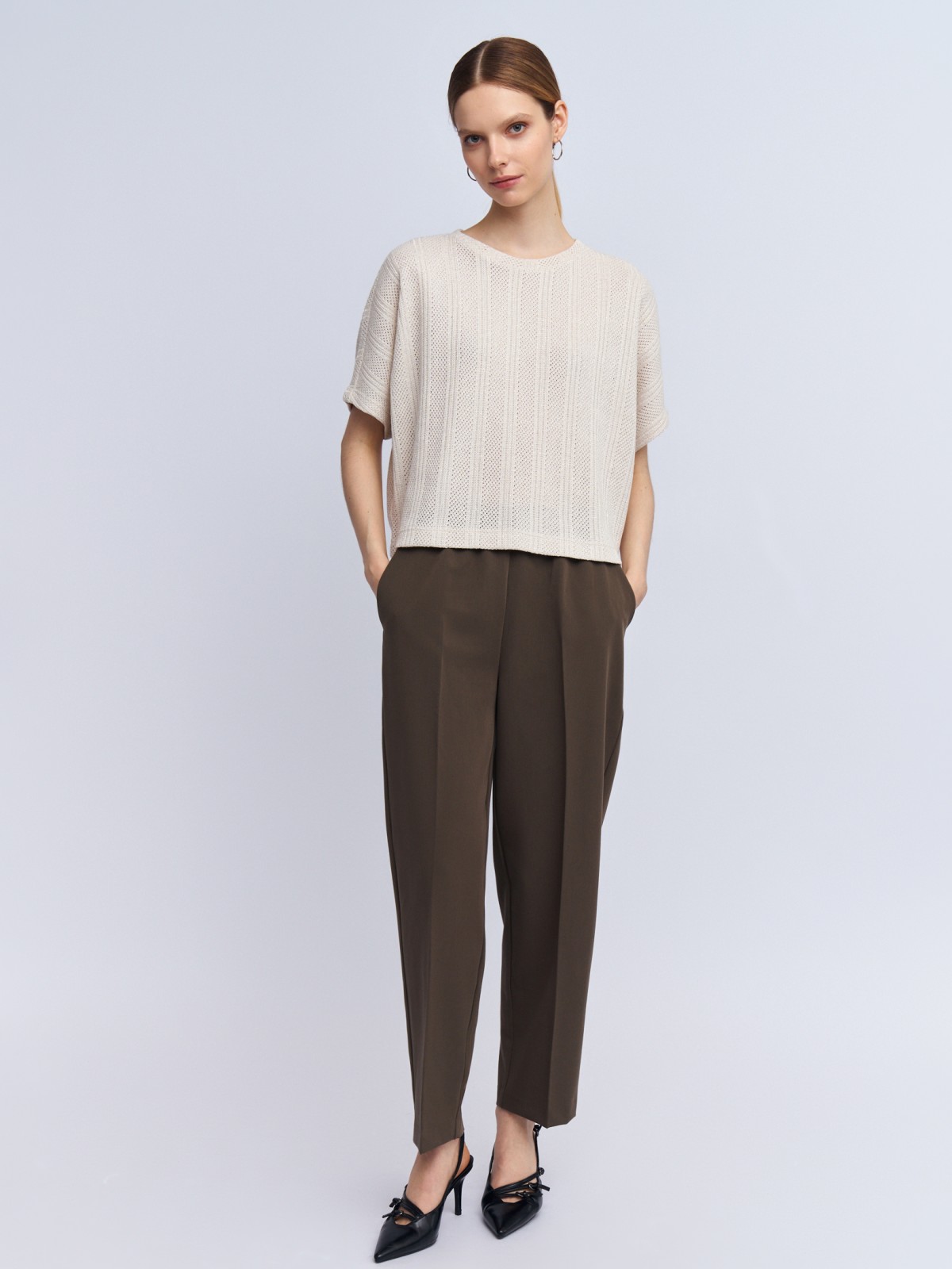 Брюки-джоггеры на резинке со стрелками