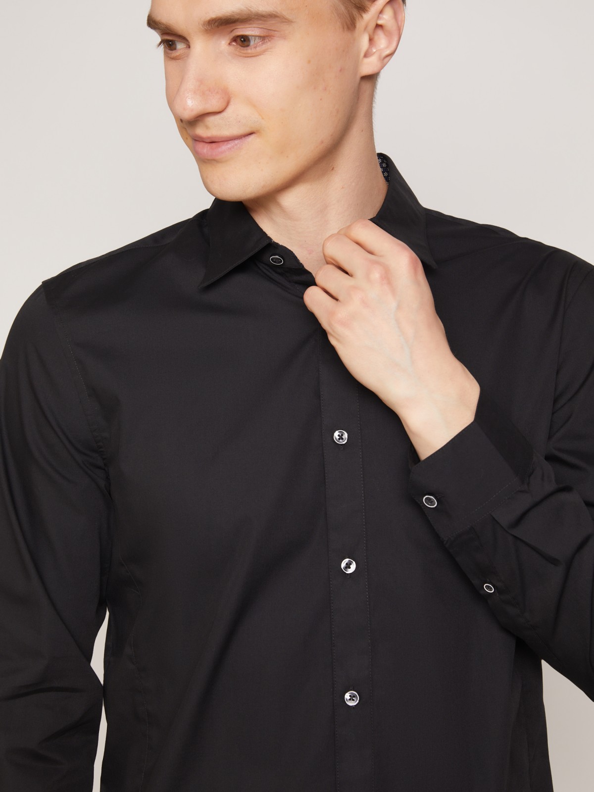 Классическая рубашка приталенного силуэта zolla 011322159012, цвет черный, размер XS - фото 4