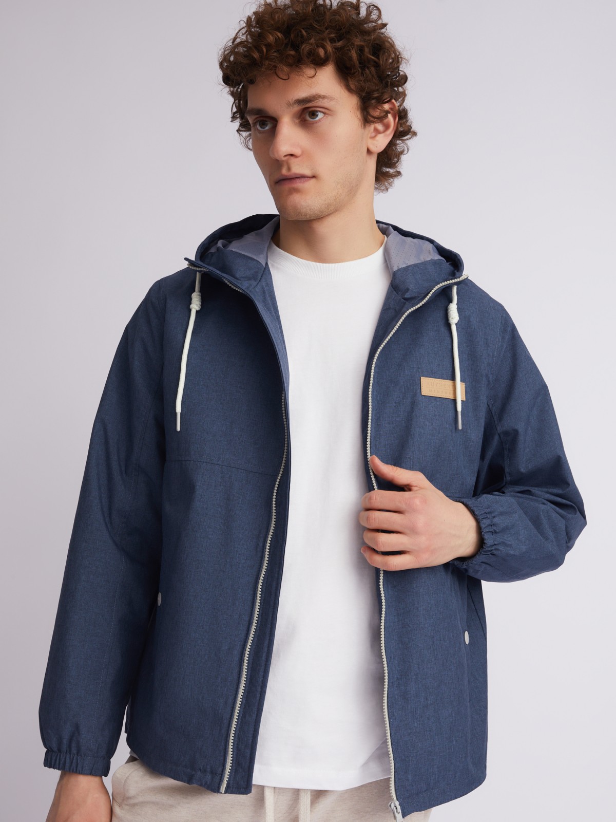 Куртка-ветровка с капюшоном