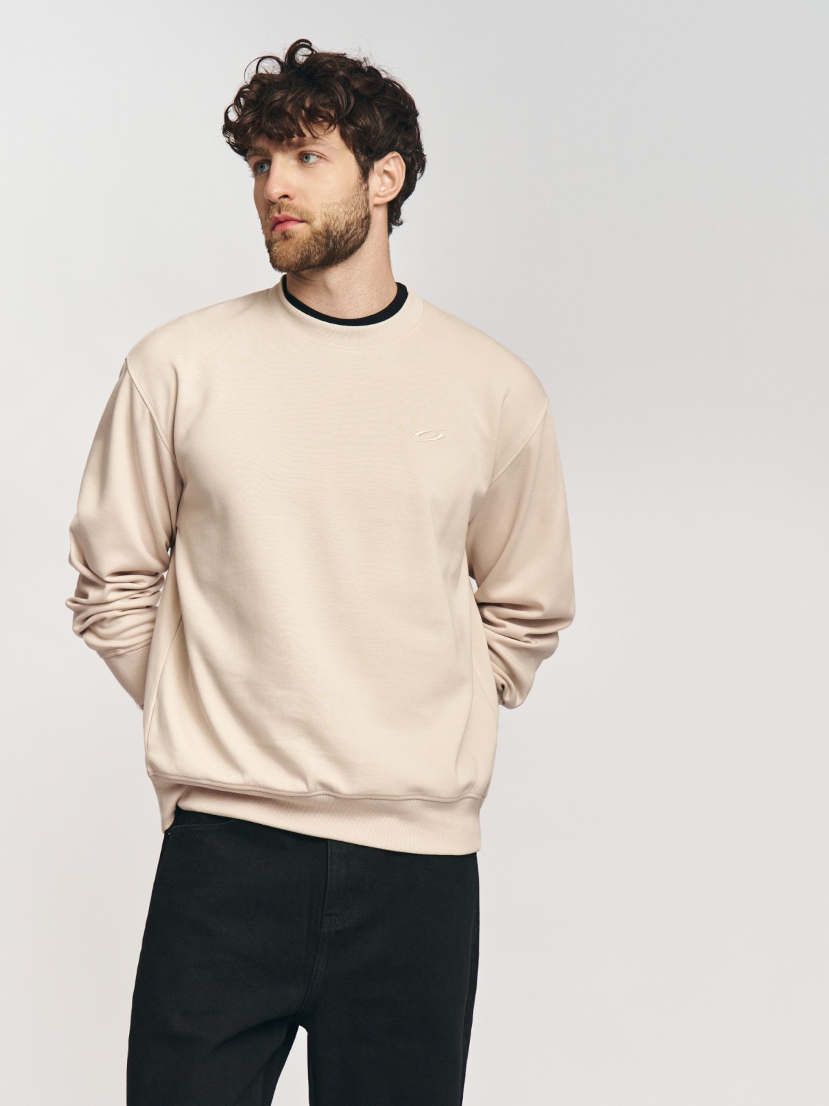 Трикотажный свитшот однотонный