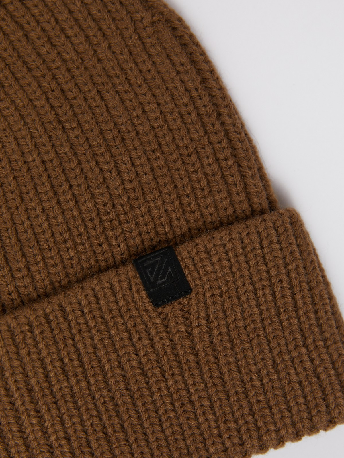 Вязаная шапка-бини из акрила с отворотом