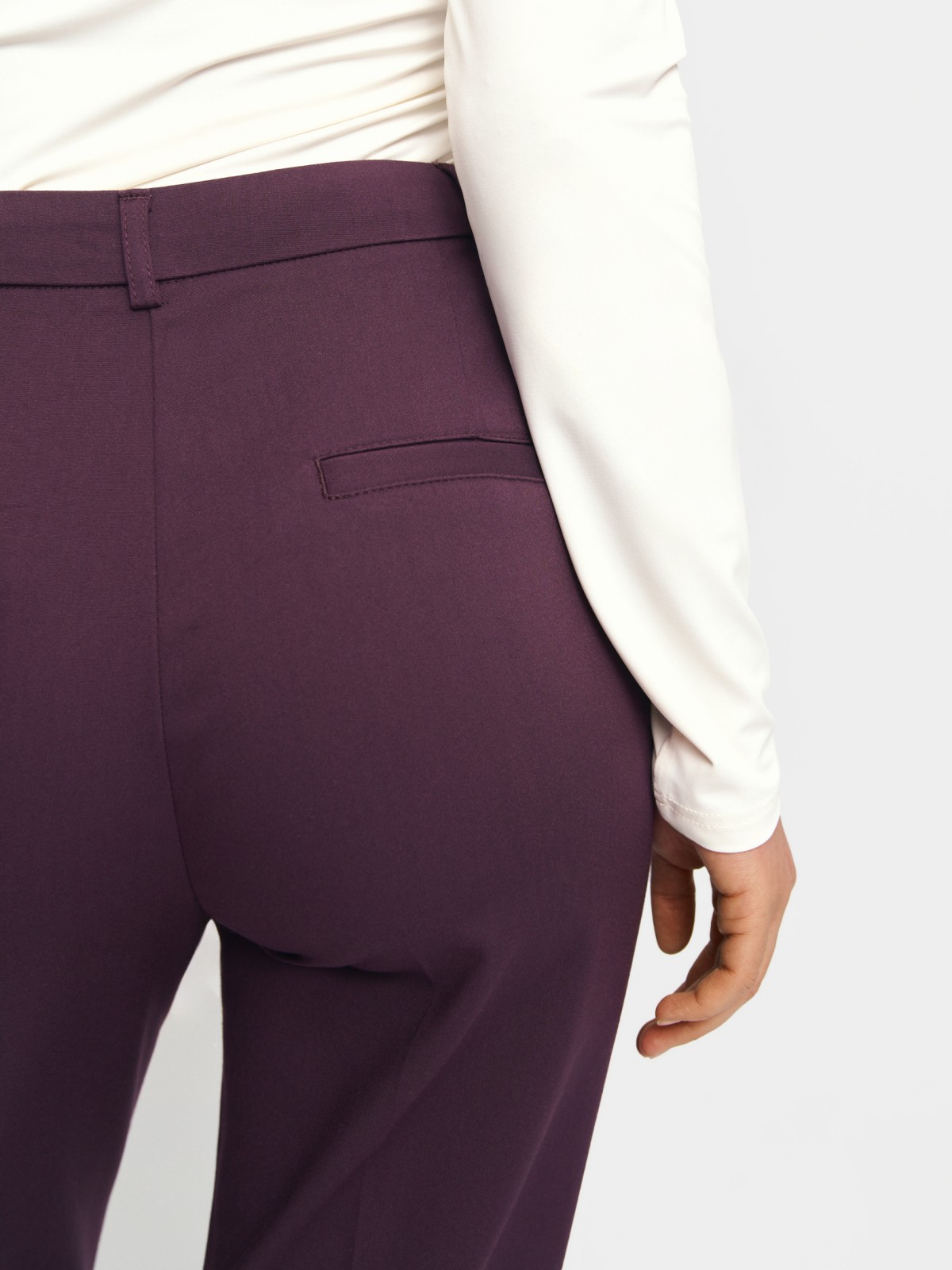 Офисные брюки силуэта Slim