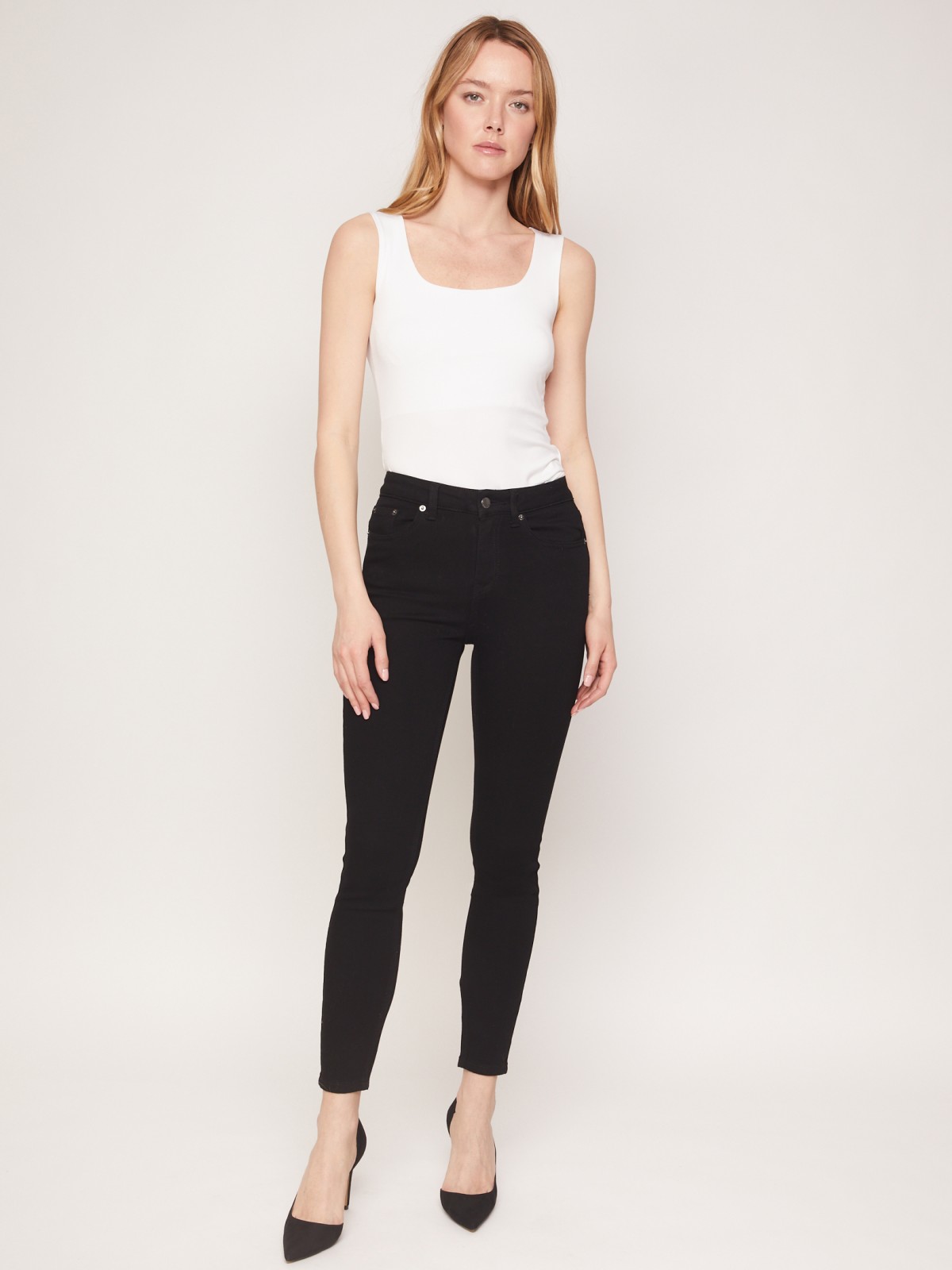 Джинсы силуэта Skinny
