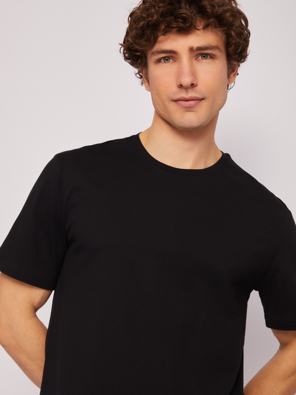 Однотонная футболка из хлопка с коротким рукавом