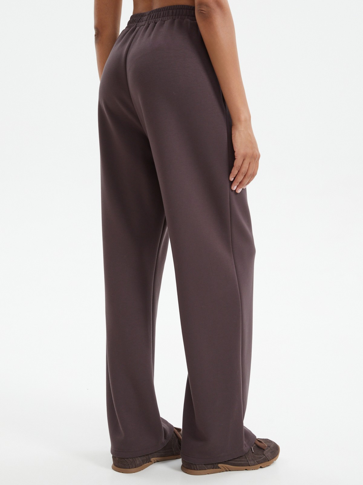 Трикотажные прямые брюки на резинке