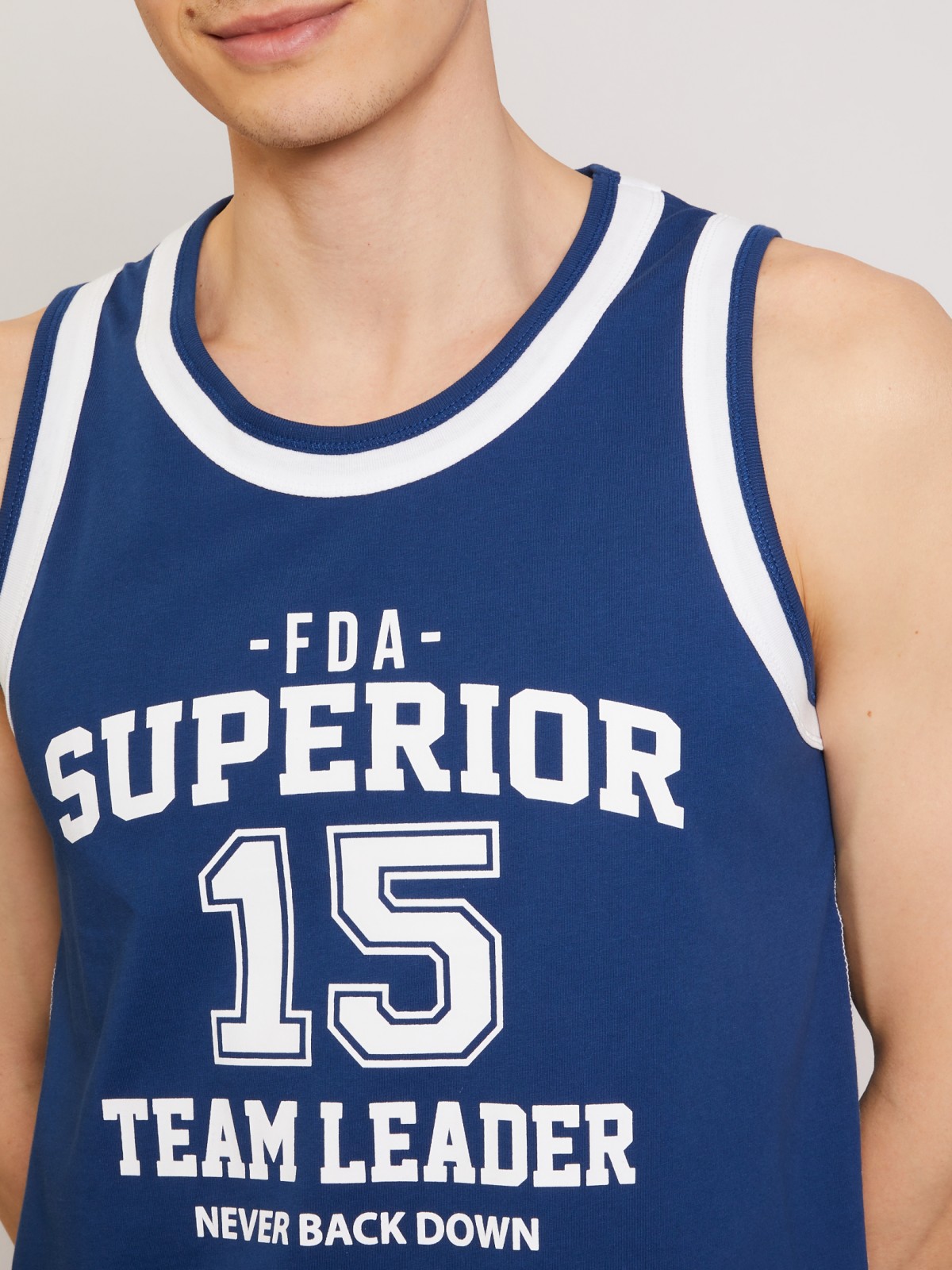 Майка в спортивном стиле