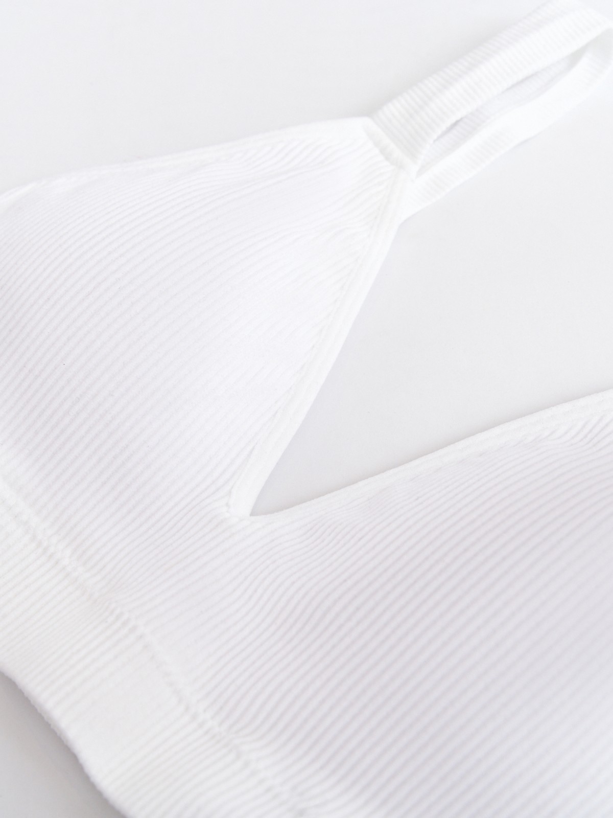 Бельевой бюстгальтер-топ без застёжки