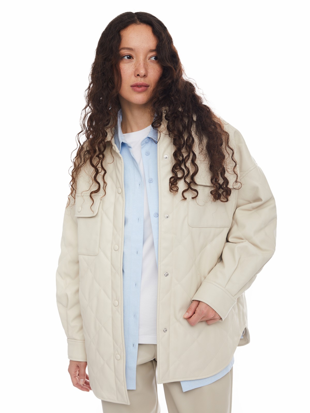 Утеплённая стёганая куртка-рубашка из экокожи на синтепоне zolla 024135150114, цвет молоко, размер XS